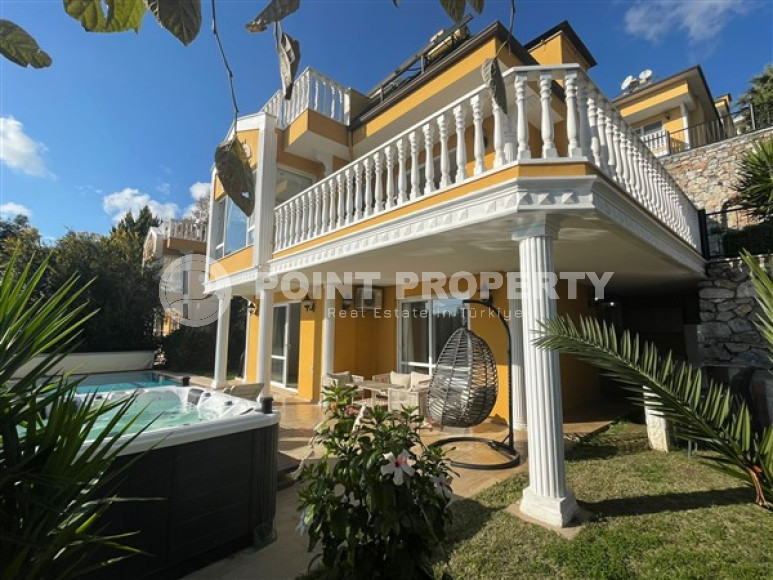 Luxury duplex villa with an area of 250 m2, the center of Alanya, Tepe, away from the sea-id-3162-photo-1