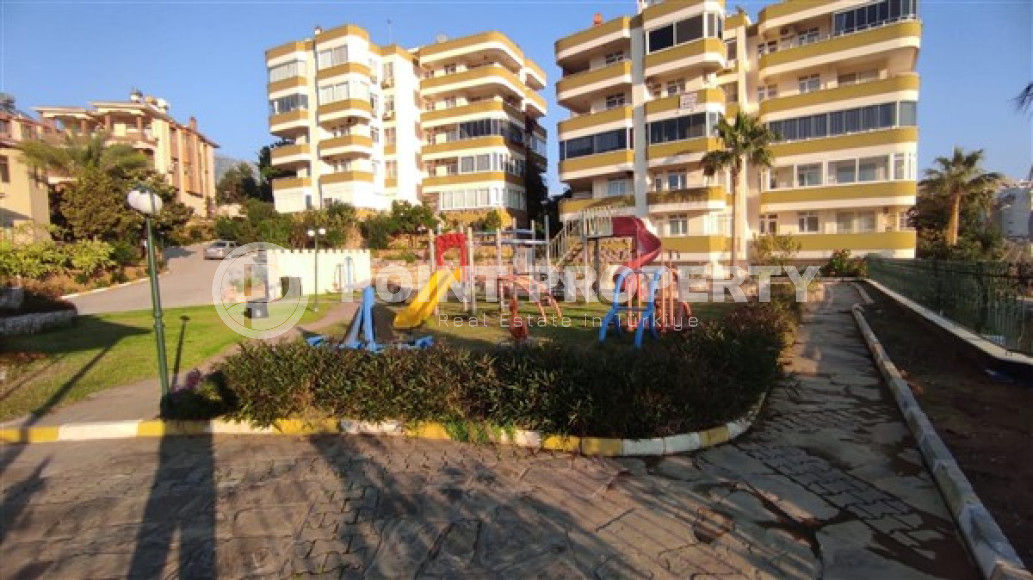 Well maintained furnished apartment 120 m² with two bedrooms, Mahmutlar, Alanya-id-3194-photo-1
