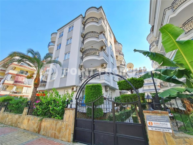 Beautiful and spacious penthouse with four bedrooms in a house built in 2013, Oba district, Alanya-id-3256-photo-1