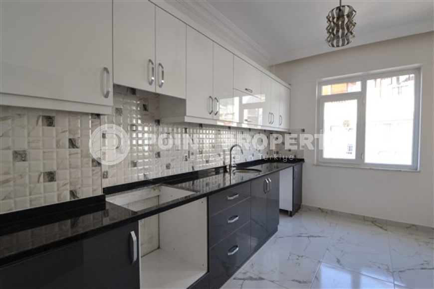 Comfortable apartment with an area of 155 m2, the center of Alanya, on the fourth floor of a building 200 meters from the city center-id-3283-photo-1