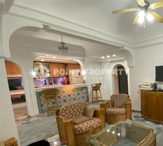 Atmospheric three-room apartment with an area of 110 m2 in the Oba area, Alanya, 250 meters from the sea-id-3332-photo-1