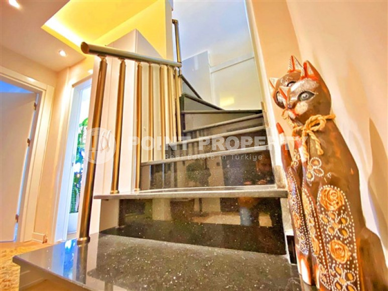 Duplex apartment with an area of 140 m2 with three bathrooms, Tosmur district-id-3419-photo-1