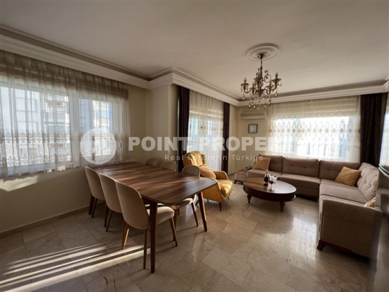 Large three-room apartment 110 m2 with two balconies and bathrooms, in the Cikcilli area-id-3472-photo-1