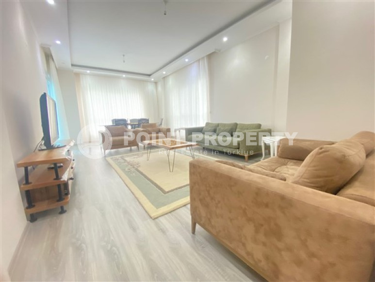 Large 3+1 apartment with a total area of 150 m2 in the prestigious Oba area.-id-3595-photo-1