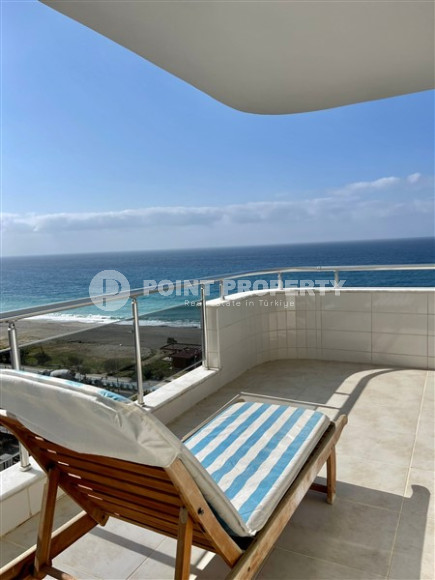 Spacious apartment 2+1, with a total area of 120 m2, on the first line.-id-3638-photo-1