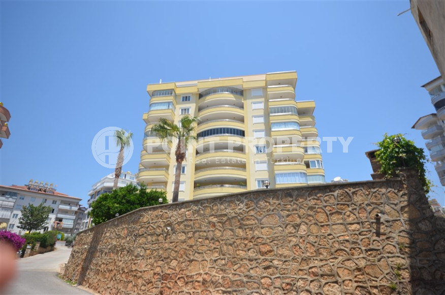 Cozy three-room apartment, 120m², in a complex with infrastructure, 400m from the sea in Alanya Tosmur area-id-1318-photo-1