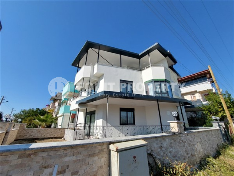 Comfortable 2+1 villa with an area of 230 m2 in the Demirtas area-id-3656-photo-1
