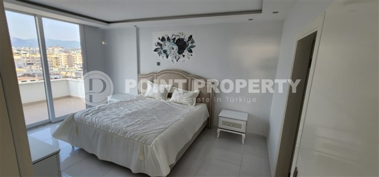 Huge two-level apartment of 320 m2 with furniture located in the very center of Mahmutlar-id-3666-photo-1