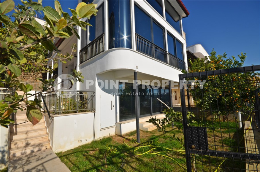 Renovated furnished villa 3+1, 200m², in the Alanya Demirtas area, in a cottage village with infrastructure-id-1320-photo-1