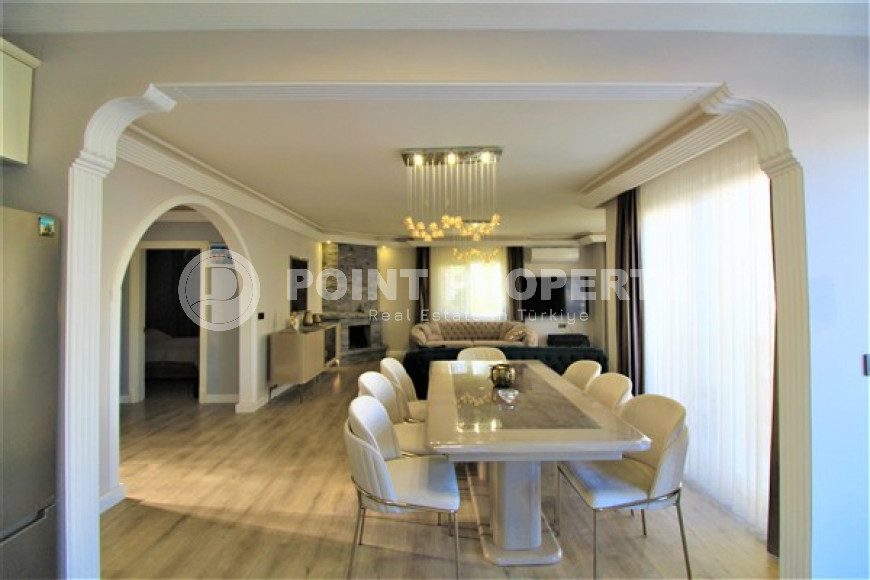 Spacious two-storey villa with a swimming pool, garden and sports fields.-id-3722-photo-1