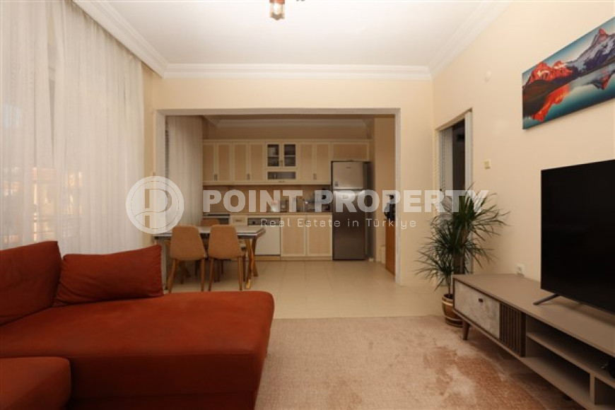 Three-room apartment in the central area of the city, furnished. 100 m2-id-3726-photo-1