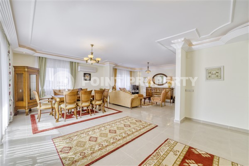 Comfortable two-level apartment 235 m2 with three balconies and furniture, Oba district-id-3814-photo-1