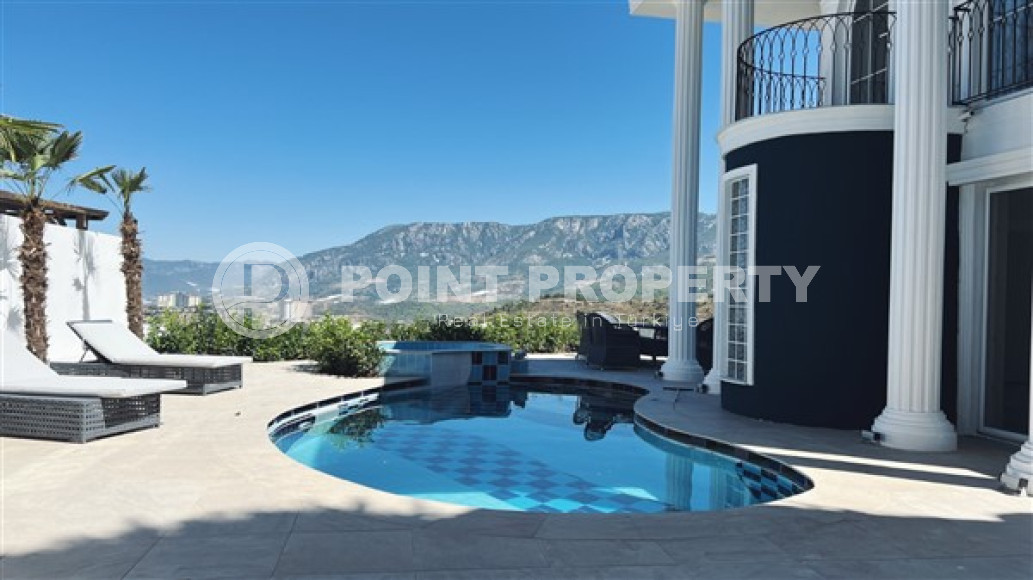 Newly built five-room villa with excellent interior, Kargicak area-id-3873-photo-1