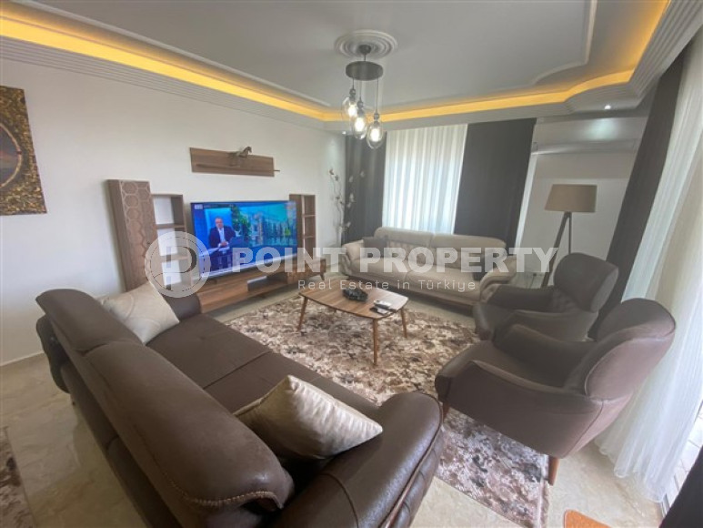 Furnished penthouse 4+1 with an area of 240 m2, Mahmutlar district-id-3877-photo-1