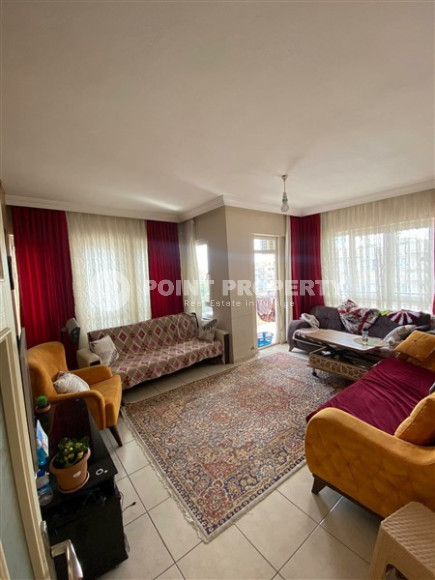 Budget apartment with two bedrooms in the central part of Alanya.-id-3927-photo-1