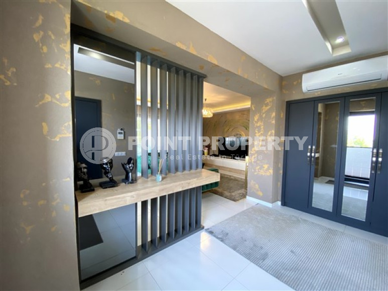Luxurious 3+1 duplex with an area of 262 m2 and a stylish interior, Kargicak district-id-3952-photo-1