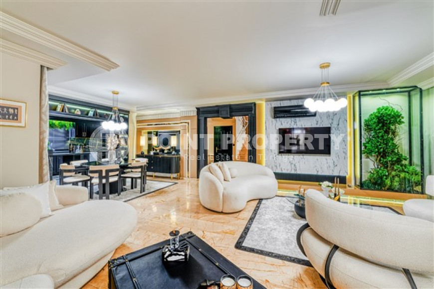 Charming five-room villa 280 m2 with furniture and designer interior, Kargicak district-id-3975-photo-1