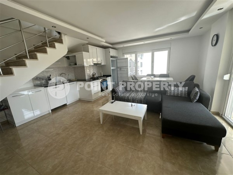 Four-room penthouse for sale with an area of 160 m2 in the center of Alanya-id-4111-photo-1