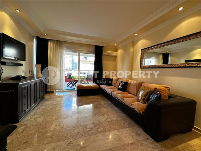Spacious 2+1 apartment a kilometer from the sea in a comfortable area of Cikcilli.-id-4195-photo-1