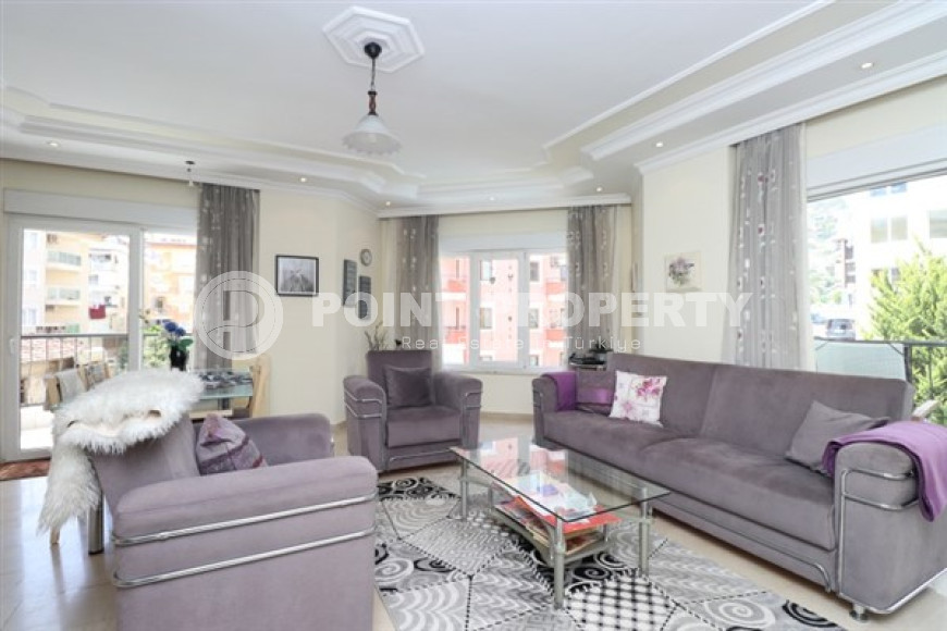 Spacious apartment with two balconies in the center of Alanya, Guller Pinari. Living area 110 m2.-id-4279-photo-1
