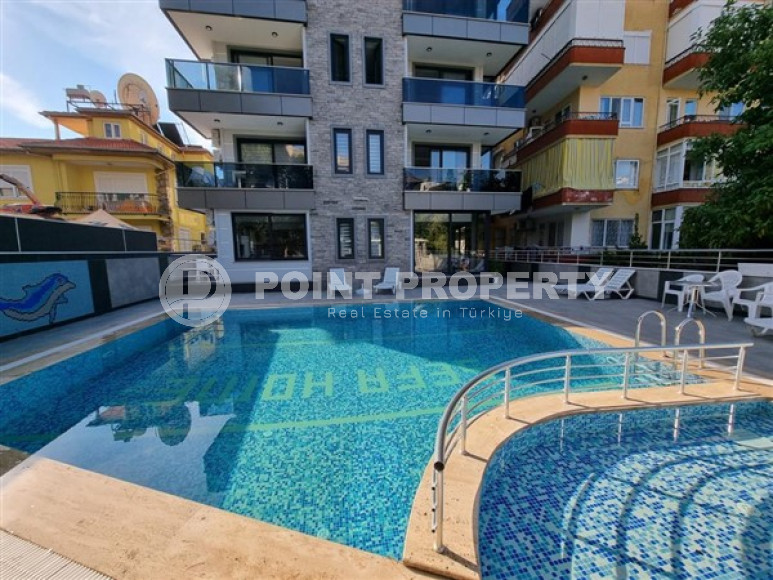 Furnished apartment 1+1 in the very center of Alanya, area 50m2. 250 meters to the sea-id-1356-photo-1