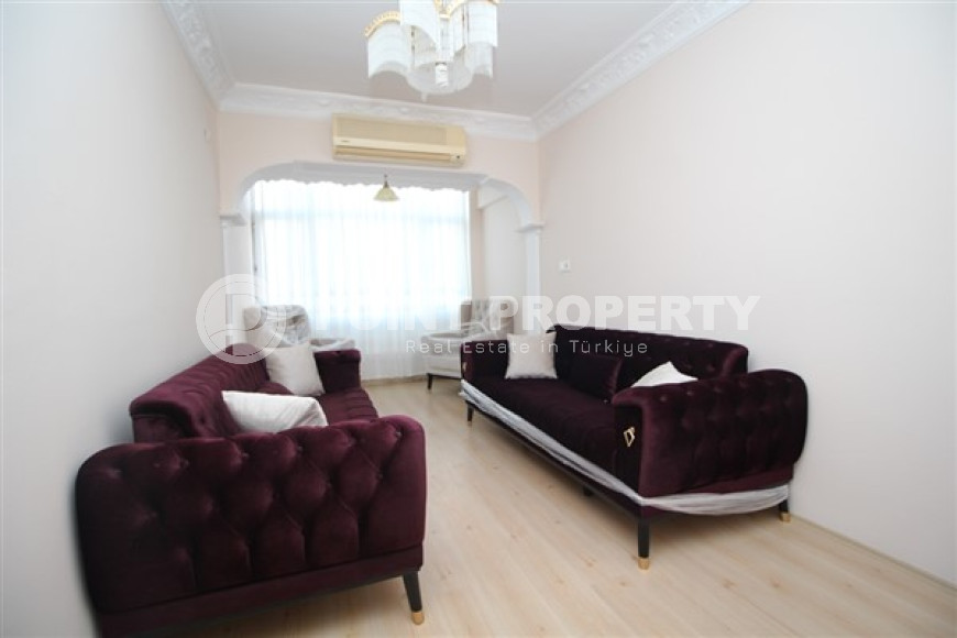 Atmospheric four-room apartment with an area of 135 m2, Alanya, Kadipasha-id-4430-photo-1