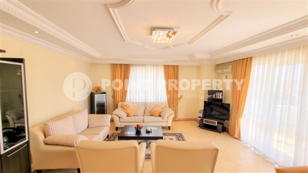 Comfortable, bright apartment in the very center of Alanya and 500 meters from the sea.-id-4520-photo-1