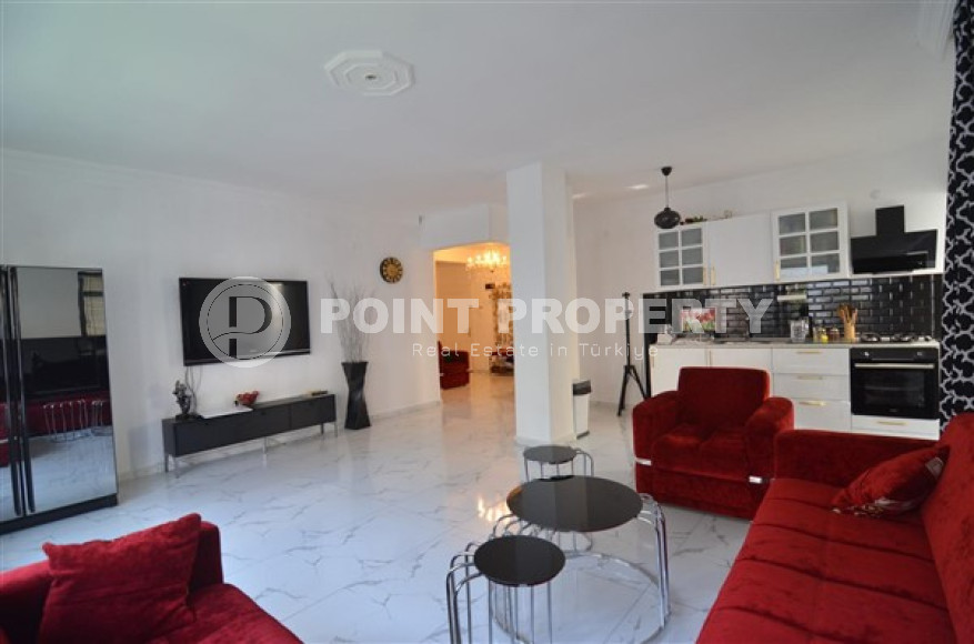Large and bright apartment with an area of 140 m2, Alanya center, Cleopatra-id-4592-photo-1