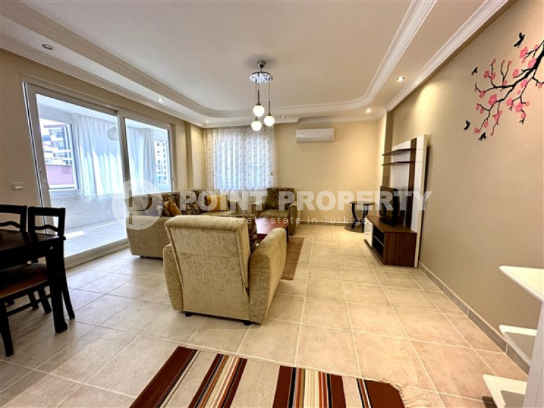 Spacious, bright apartment with furniture and household appliances, 200 meters from the beach and promenade.-id-4624-photo-1