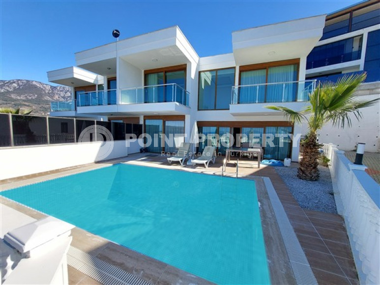 Atmospheric two-storey villa with an area of 200 m2 in the Kargicak area-id-4632-photo-1