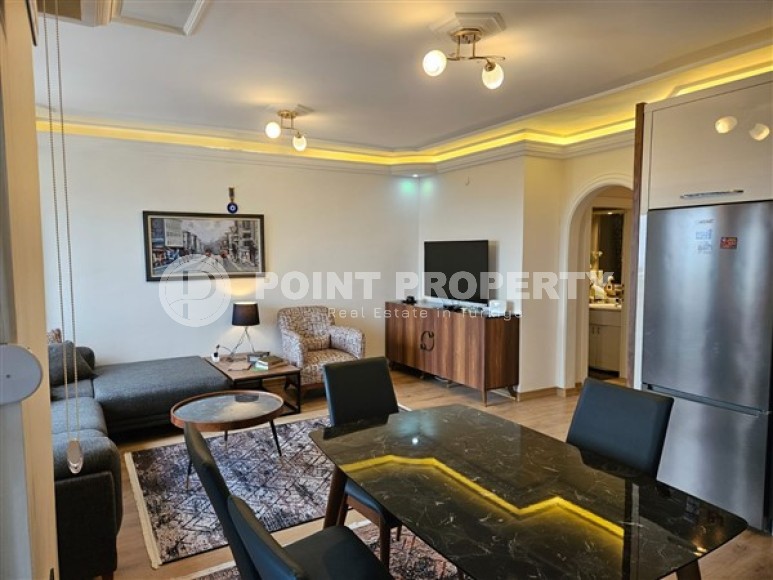 Spacious 2+1 apartment with sea and mountain views in a premium residence, Mahmutlar district-id-4822-photo-1