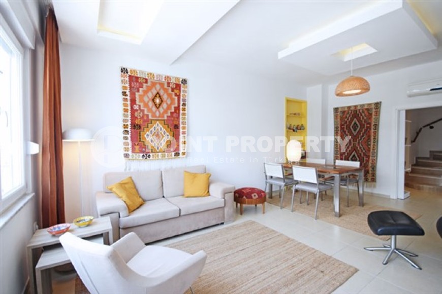Well-appointed duplex overlooking the Mediterranean Sea, 3+1 layout, in the Mahmutlar area-id-4889-photo-1