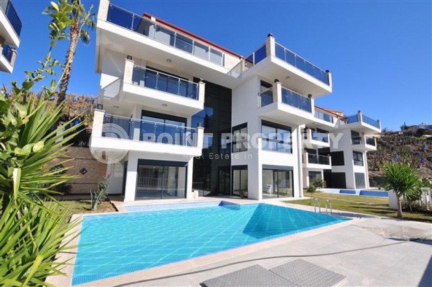 Three-storey villa with panoramic views of the Mediterranean Sea and the Taurus Mountains, 7+1 layout, in the Alanya-Kargicak area-id-4933-photo-1
