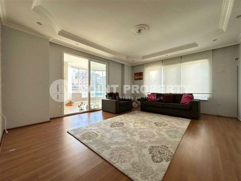 Newly renovated apartment on the 2nd floor in a residence built in 2008 in the Cikcilli area-id-4995-photo-1