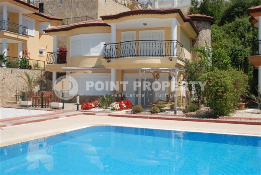 Two-storey villa with a private pool and garden in a prestigious area of Alanya - Kargicak-id-5072-photo-1