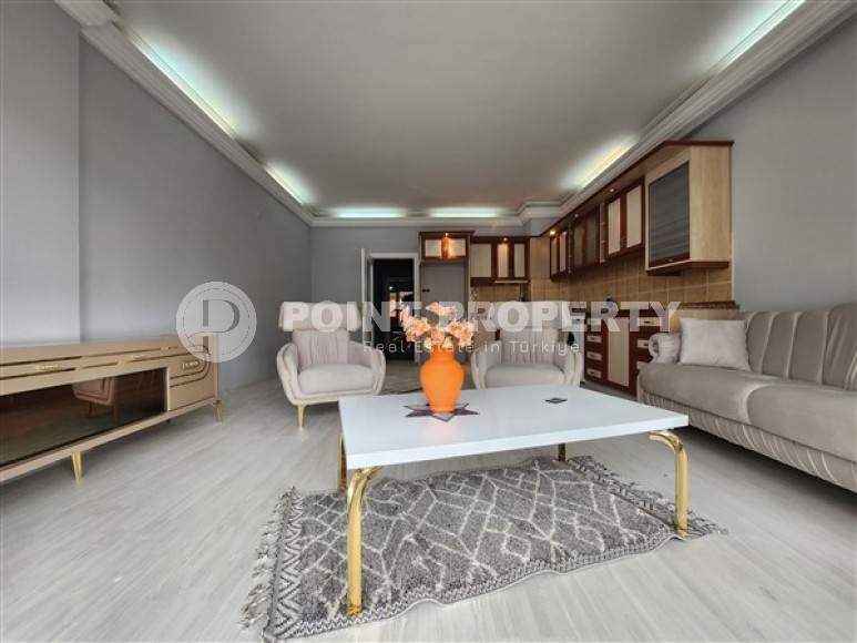 Apartment with new renovation, furniture and household appliances 650 meters from the sea-id-5181-photo-1