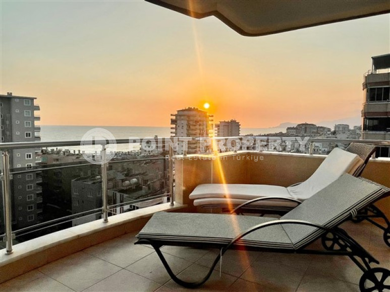 Apartment with a large terrace and incredible sea views. 125 sq.m.-id-1415-photo-1