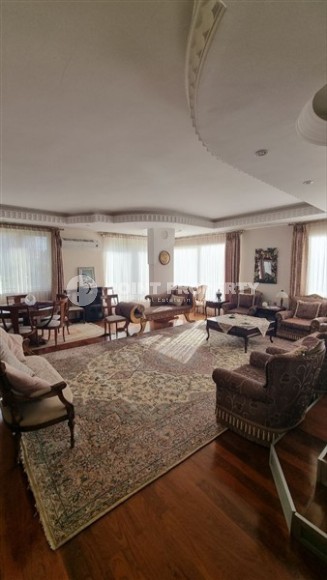 Comfortable apartment with four bedrooms in the center of Alanya-id-5218-photo-1