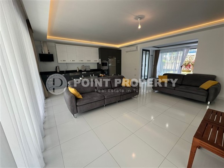 Spacious two-level apartment with a private garden in a picturesque, prestigious area of Alanya - Kargicak-id-5387-photo-1