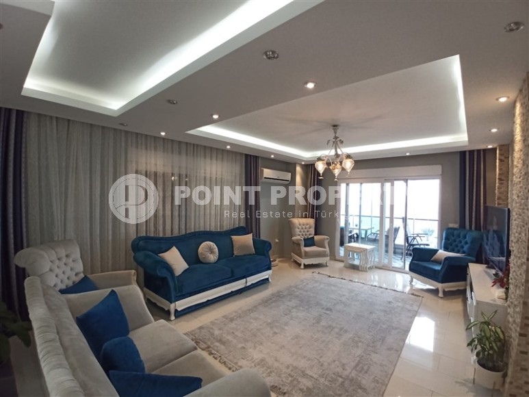 Panoramic two-level apartment on the first line from the sea in a prestigious area of Alanya - Kestel-id-5617-photo-1