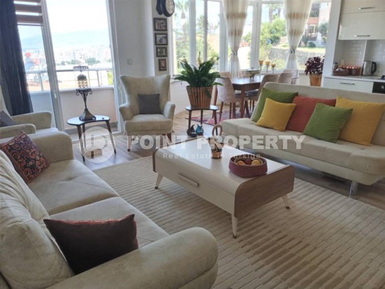 Comfortable and cozy apartment 3+1, with a total area of 150 m2, on the 3rd floor with an attic, in the picturesque area of Alanya - Kargicak-id-5685-photo-1