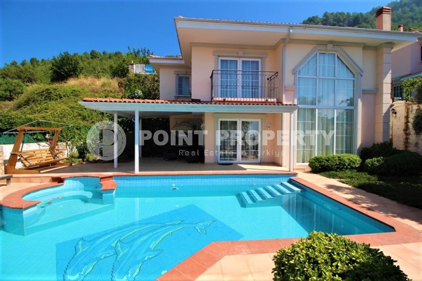 Comfortable panoramic villa overlooking the sea and the Alanya fortress, in the prestigious Tepe area-id-5747-photo-1