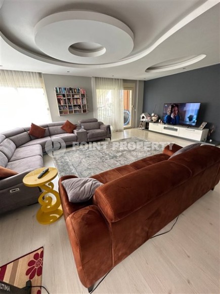 Large two-level apartment 5+1, with a total area of 290 m2, in the popular area of Alanya - Oba-id-5868-photo-1
