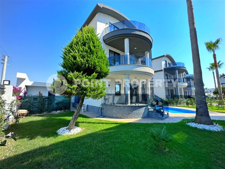 Stylish new villa 200 meters from the beach, in a quiet area of Alanya - Payallar-id-5875-photo-1