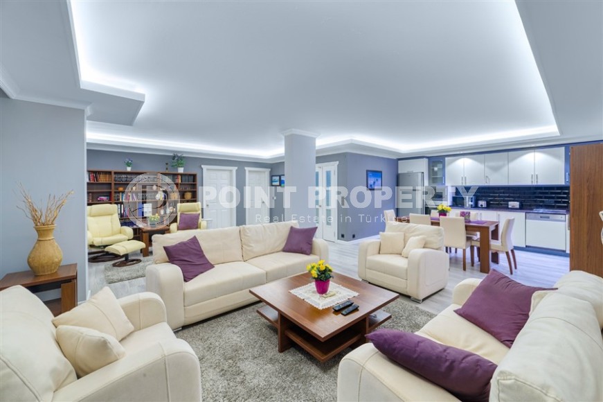Large modern apartment, newly renovated, stylish furniture and household appliances, in the Oba area-id-5910-photo-1