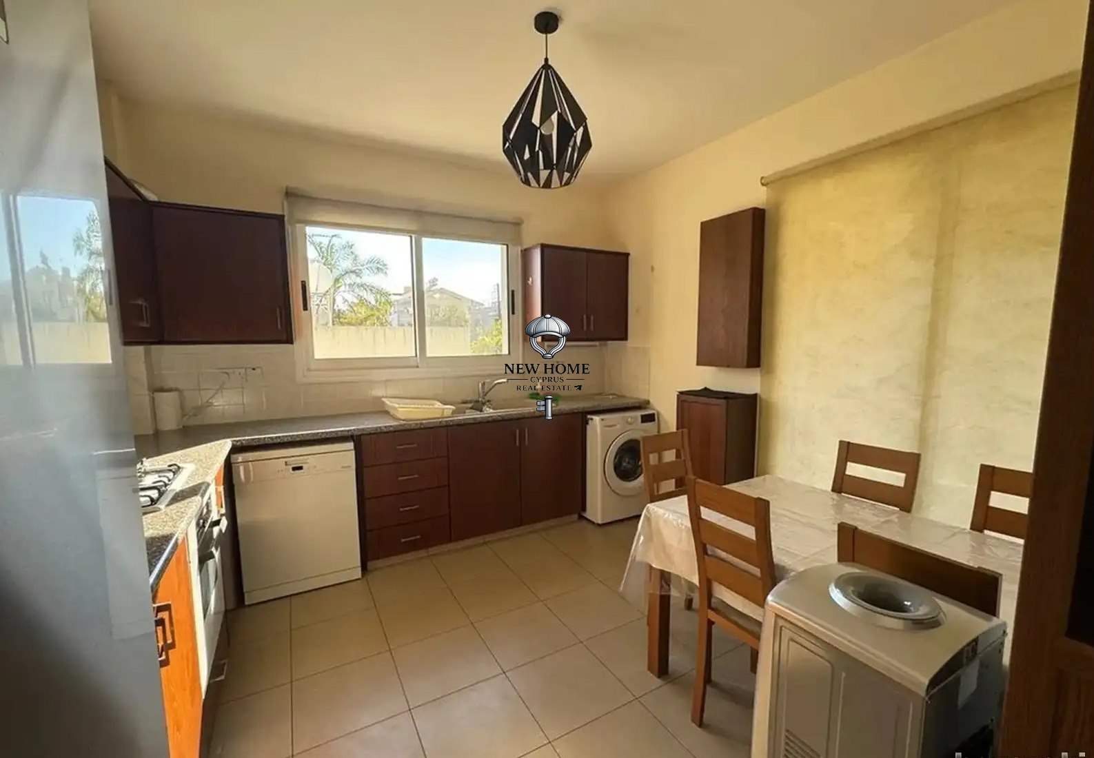 3-bedroom apartment in Petrou Kai Pavlou, Limassol 4