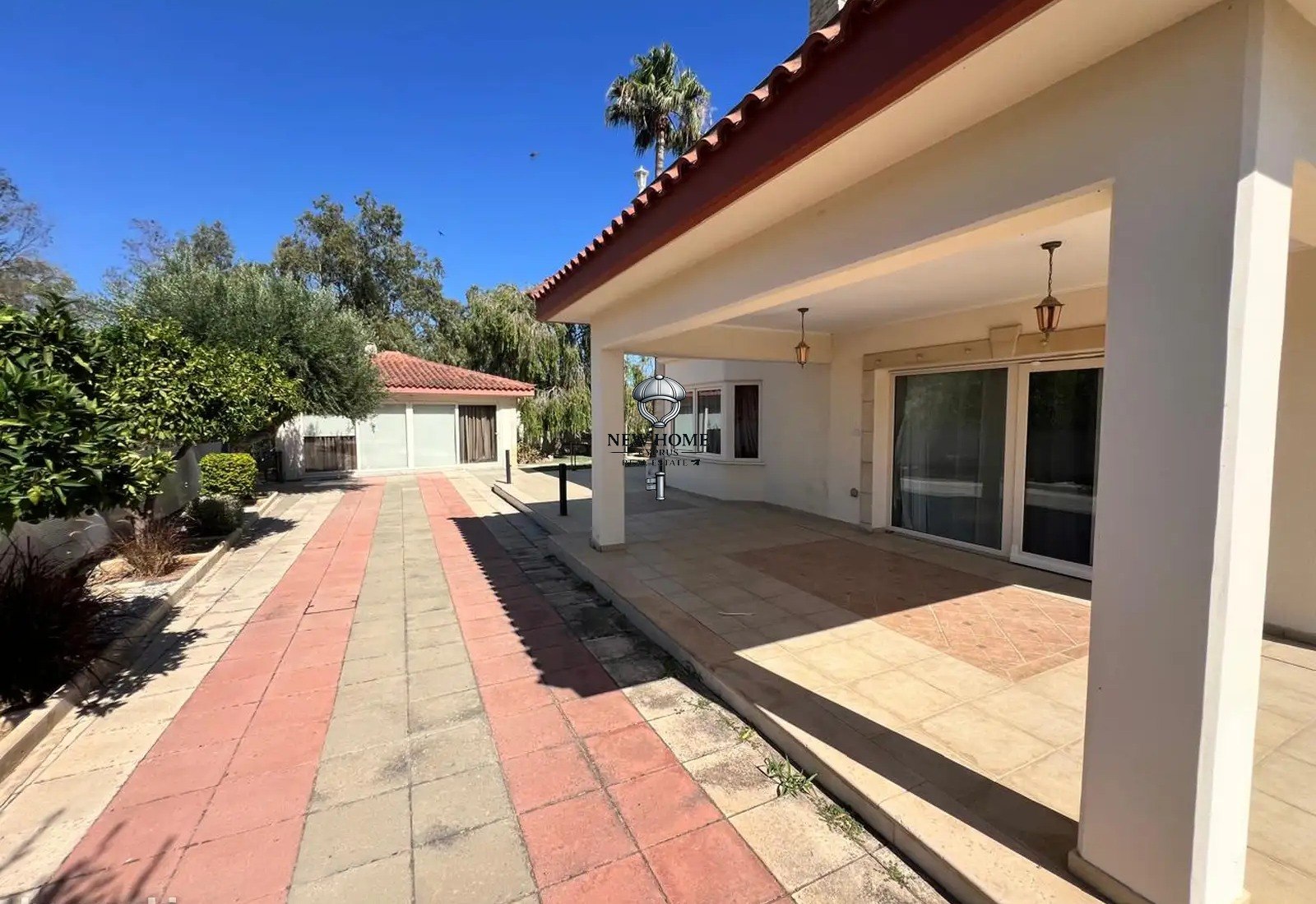 House, 5 bedrooms — 6