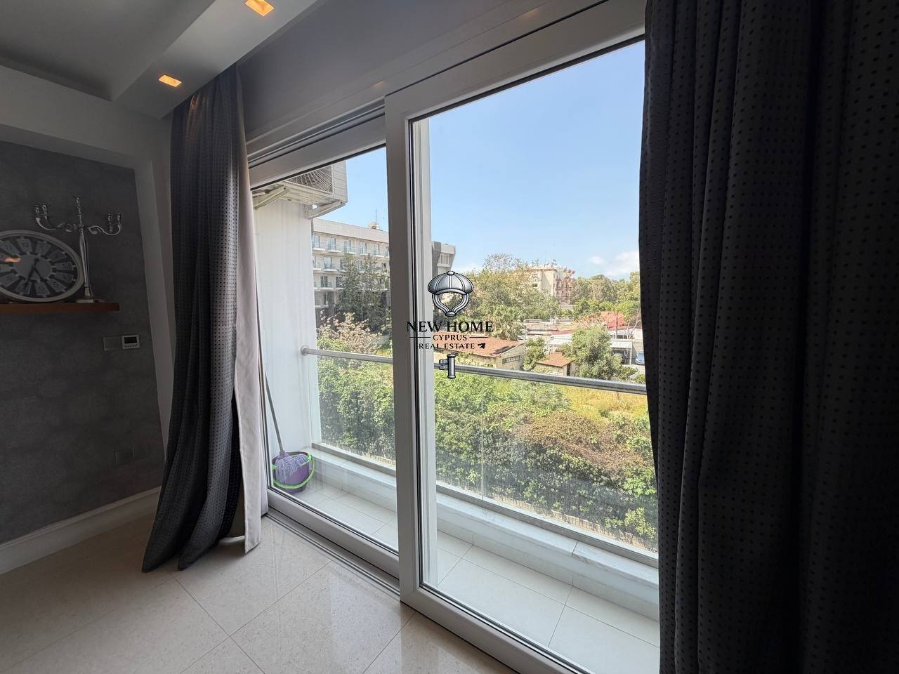 Apartment, 4 bedrooms — 2