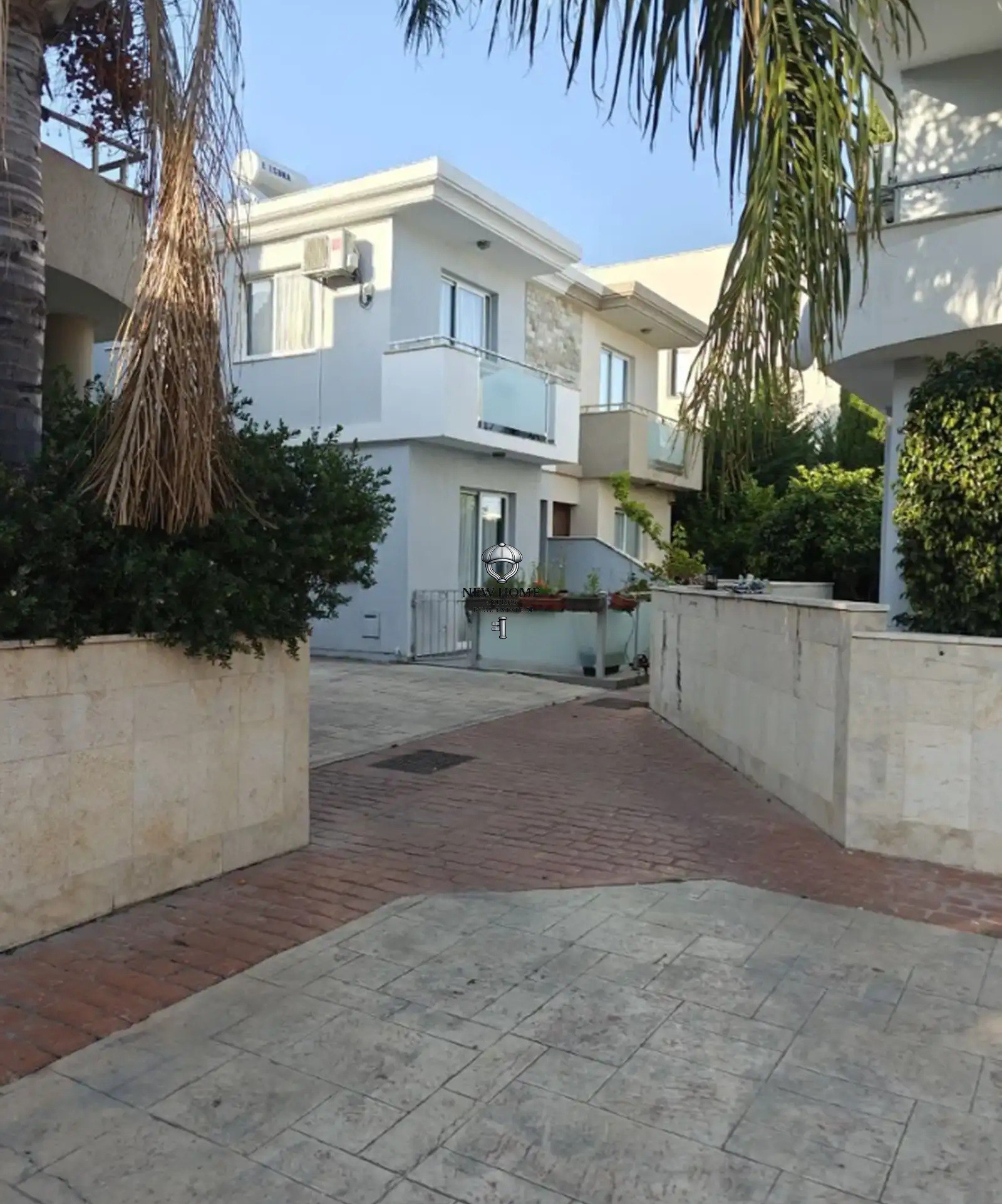 House, 2 bedrooms — 2