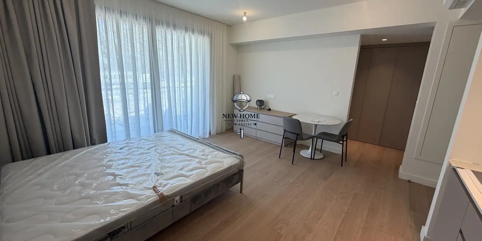 Studio — 3